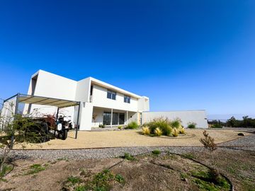 casa de 4 dormitorios 3 en suite en las Brisas de Chicureo