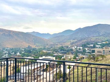 Casa en venta 4 d y 3 b piscina vista panóramica en Chicureo