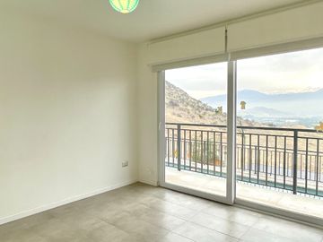 Casa en venta 4 d y 3 b piscina vista panóramica en Chicureo