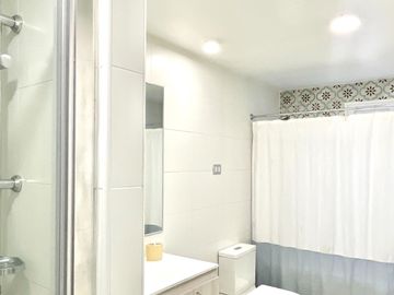 Casa en venta 4 d y 3 b piscina vista panóramica en Chicureo