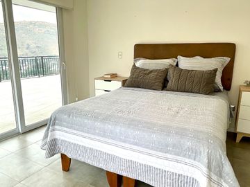 Casa en venta 4 d y 3 b piscina vista panóramica en Chicureo