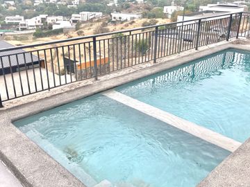 Casa en venta 4 d y 3 b piscina vista panóramica en Chicureo