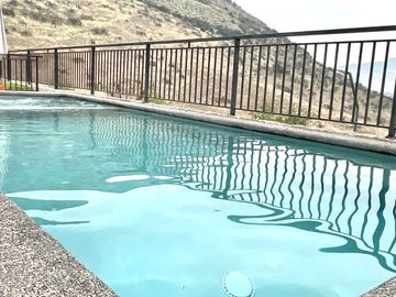 Casa en venta 4 d y 3 b piscina vista panóramica en Chicureo