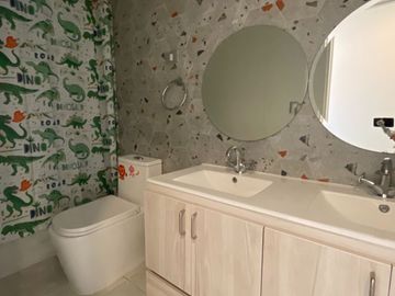 Casa en venta 4 d y 3 b piscina vista panóramica en Chicureo