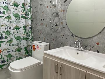 Casa en venta 4 d y 3 b piscina vista panóramica en Chicureo