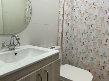 Casa en venta 4 d y 3 b piscina vista panóramica en Chicureo