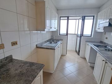 ESPECTACULAR  DEPARTAMENTO 2D,2B ,  A PASOS  AV. LIBERTAD, SECTOR PONIENTE.