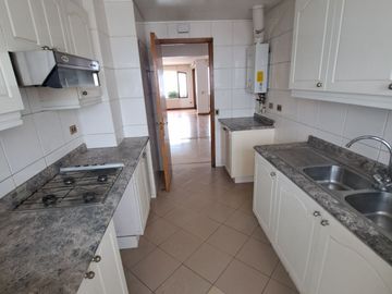 ESPECTACULAR  DEPARTAMENTO 2D,2B ,  A PASOS  AV. LIBERTAD, SECTOR PONIENTE.