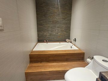 DEPARTAMENTO EN NARVARTE 112 MTS TOTALES, 3 REC, 2 EST, 2 1/2 BAÑOS, BODEGA CON AMENIDADES!!