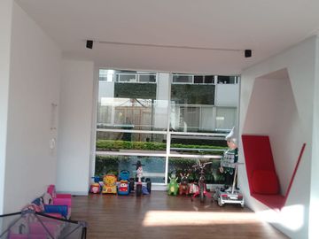 DEPARTAMENTO EN NARVARTE 112 MTS TOTALES, 3 REC, 2 EST, 2 1/2 BAÑOS, BODEGA CON AMENIDADES!!