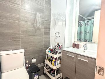 Depto SemiNuevo 2 Dorm 2 Baños + Estac. en Metro El Parrón