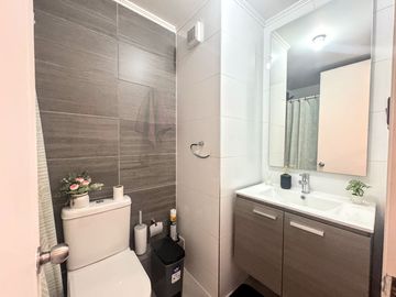 Depto SemiNuevo 2 Dorm 2 Baños + Estac. en Metro El Parrón