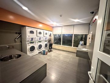 Depto SemiNuevo 2 Dorm 2 Baños + Estac. en Metro El Parrón