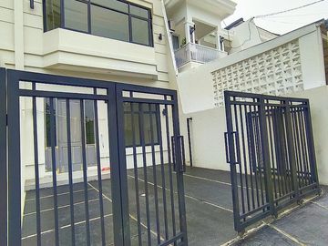 Dijual Rumah Siap Huni [AKSES 2 MOBIL] Di Kalibaru Cilodong Depok Dekat Grand Depok City [AR139]