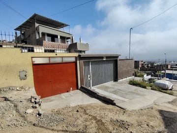 Casa En Venta 2Pisos Urb. Jadin1 Villa Maria Del Triunfo