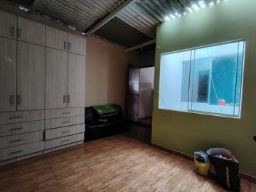 Casa En Venta 2Pisos Urb. Jadin1 Villa Maria Del Triunfo