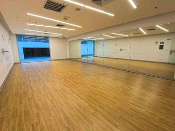 ✨️🏡 ¡Exclusivo dpto en venta de 186 m2 Primer piso en  Magna Haus Polo and Hunt Club , Santiago de Surco! Compra un estilo de Vida 🏡🌟