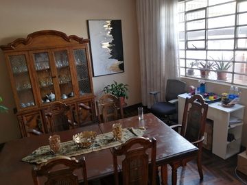 VENTA DE AMPLIA CASA 237M2 - 3 PISOS + MINIDEPARTAMENTO -  URB. SAN ANTONIO MIRAFLORES