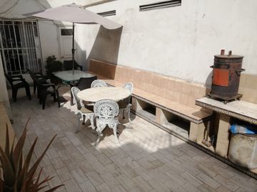 VENTA DE AMPLIA CASA 237M2 - 3 PISOS + MINIDEPARTAMENTO -  URB. SAN ANTONIO MIRAFLORES