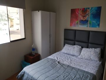 VENTA DE AMPLIA CASA 237M2 - 3 PISOS + MINIDEPARTAMENTO -  URB. SAN ANTONIO MIRAFLORES
