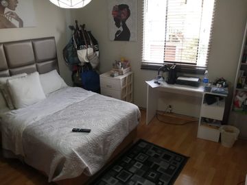 VENTA DE AMPLIA CASA 237M2 - 3 PISOS + MINIDEPARTAMENTO -  URB. SAN ANTONIO MIRAFLORES