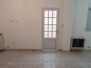 Casa completamente revovada - Consultar Precio