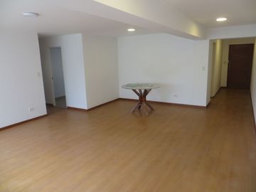 VENTA DPTO EN MIRAFLORES: 109 M2, 3 HABIT, 2 BAÑ, 1 ESTAC, $ 218,000
