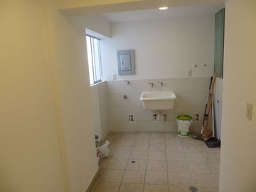 VENTA DPTO EN MIRAFLORES: 109 M2, 3 HABIT, 2 BAÑ, 1 ESTAC, $ 218,000