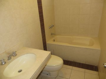 VENTA DPTO EN MIRAFLORES: 109 M2, 3 HABIT, 2 BAÑ, 1 ESTAC, $ 218,000