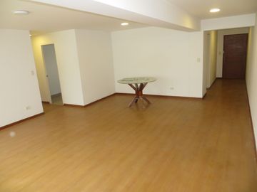 VENTA DPTO EN MIRAFLORES: 109 M2, 3 HABIT, 2 BAÑ, 1 ESTAC, $ 218,000