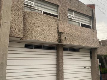 casa en venta en la colonia punto verde