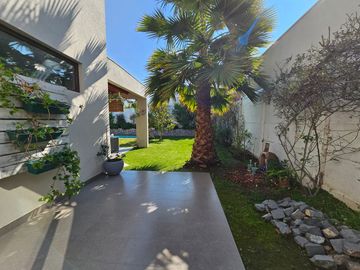 Casa en venta 3D Y 3 B en Piedra Roja Chicureo piscina y quincho