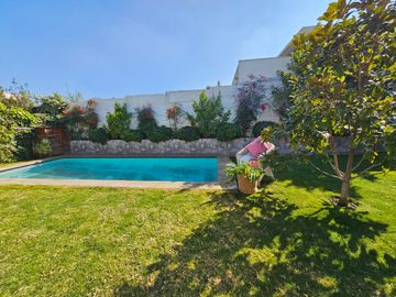 Casa en venta 3D Y 3 B en Piedra Roja Chicureo piscina y quincho