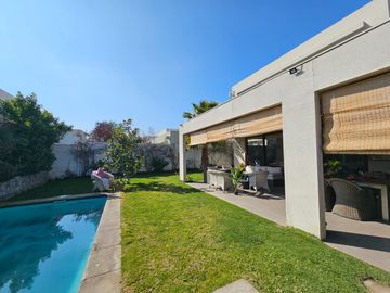 Casa en venta 3D Y 3 B en Piedra Roja Chicureo piscina y quincho
