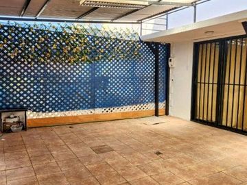 Se vende amplia casa de dos pisos, A. Hospicio