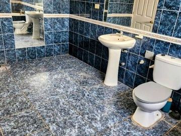 Se vende amplia casa de dos pisos, A. Hospicio