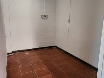 Se vende amplia casa de dos pisos, A. Hospicio