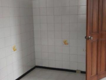 Se vende en buenas condiciones habitables, casa ubicada en uno de los sectores privilegiados de Quito.