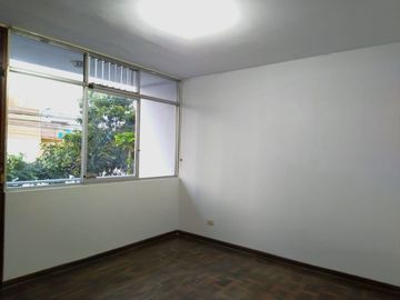 Oportunidad en venta casa en Av. principal, Maranga - San Miguel