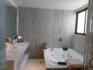 CASAS EN VENTA BOSQUE REAL VISTA A LAGOS Y A CLUB DE GOLF