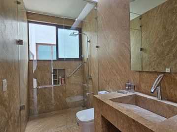CASAS EN VENTA BOSQUE REAL VISTA A LAGOS Y A CLUB DE GOLF