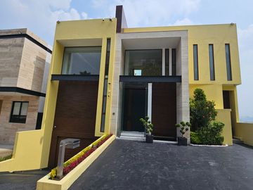 CASAS EN VENTA BOSQUE REAL VISTA A LAGOS Y A CLUB DE GOLF