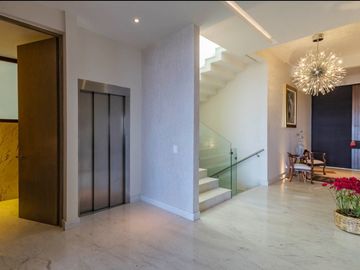 CASAS EN VENTA BOSQUE REAL VISTA A LAGOS Y A CLUB DE GOLF