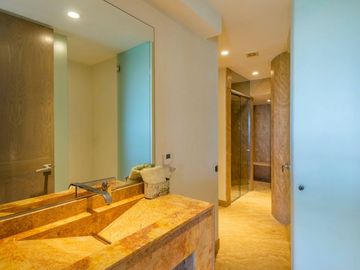 CASAS EN VENTA BOSQUE REAL VISTA A LAGOS Y A CLUB DE GOLF