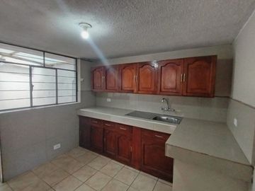 VENTA CASA FAMILIAR / KENNEDY - DAMMER 1