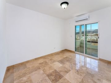 CASA EN VENTA UBICADA EN MONTEREAL SAN JOSE DEL CABO