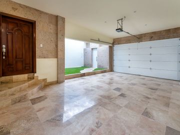 CASA EN VENTA UBICADA EN MONTEREAL SAN JOSE DEL CABO