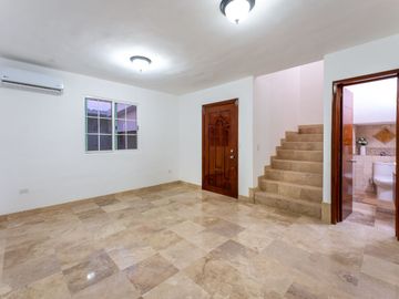 CASA EN VENTA UBICADA EN MONTEREAL SAN JOSE DEL CABO