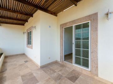 CASA EN VENTA UBICADA EN MONTEREAL SAN JOSE DEL CABO