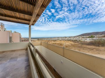 CASA EN VENTA UBICADA EN MONTEREAL SAN JOSE DEL CABO